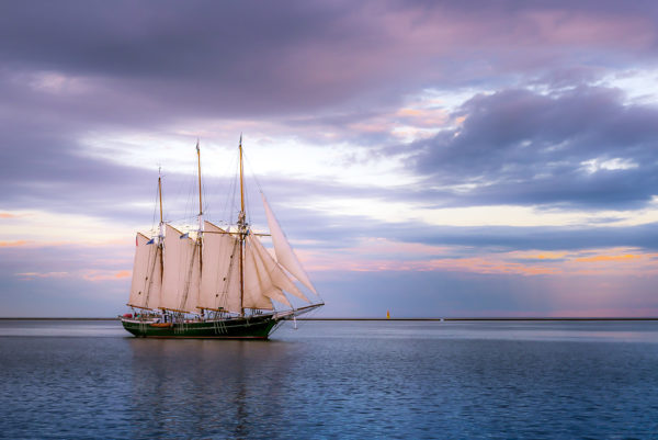 Annie Champeau - Sailing Ship ‐ Photography ‐ 8 x 10